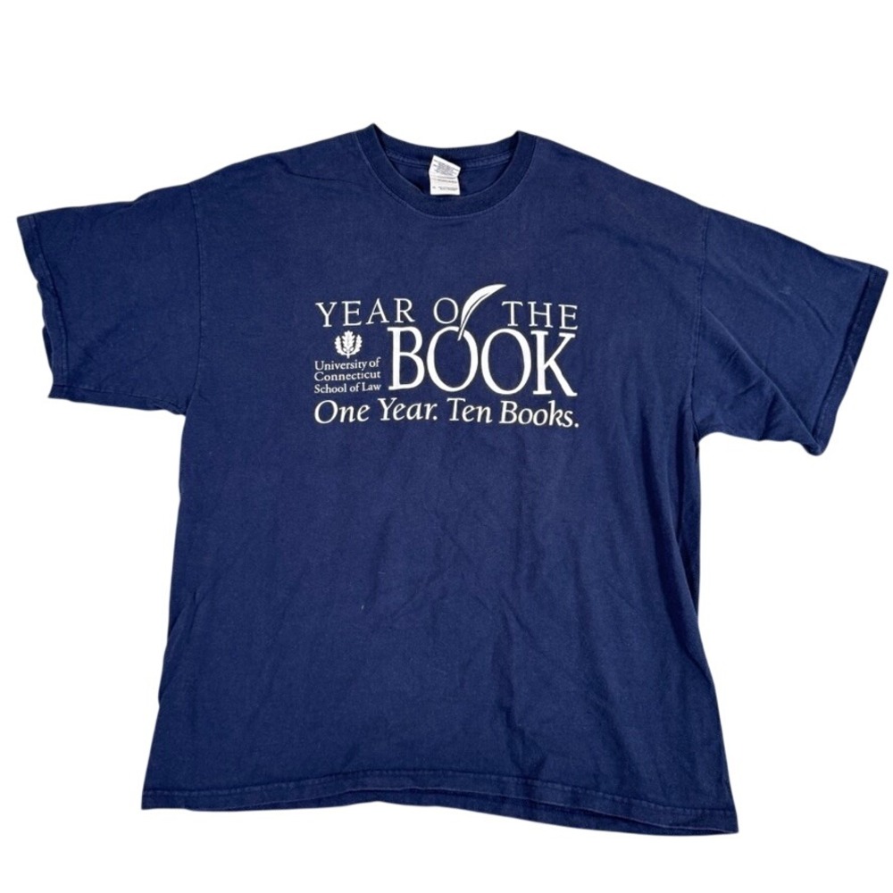 Gildan UConn School of Law Year of the Book T-Shirt Navy Blue XL Short Sleeve